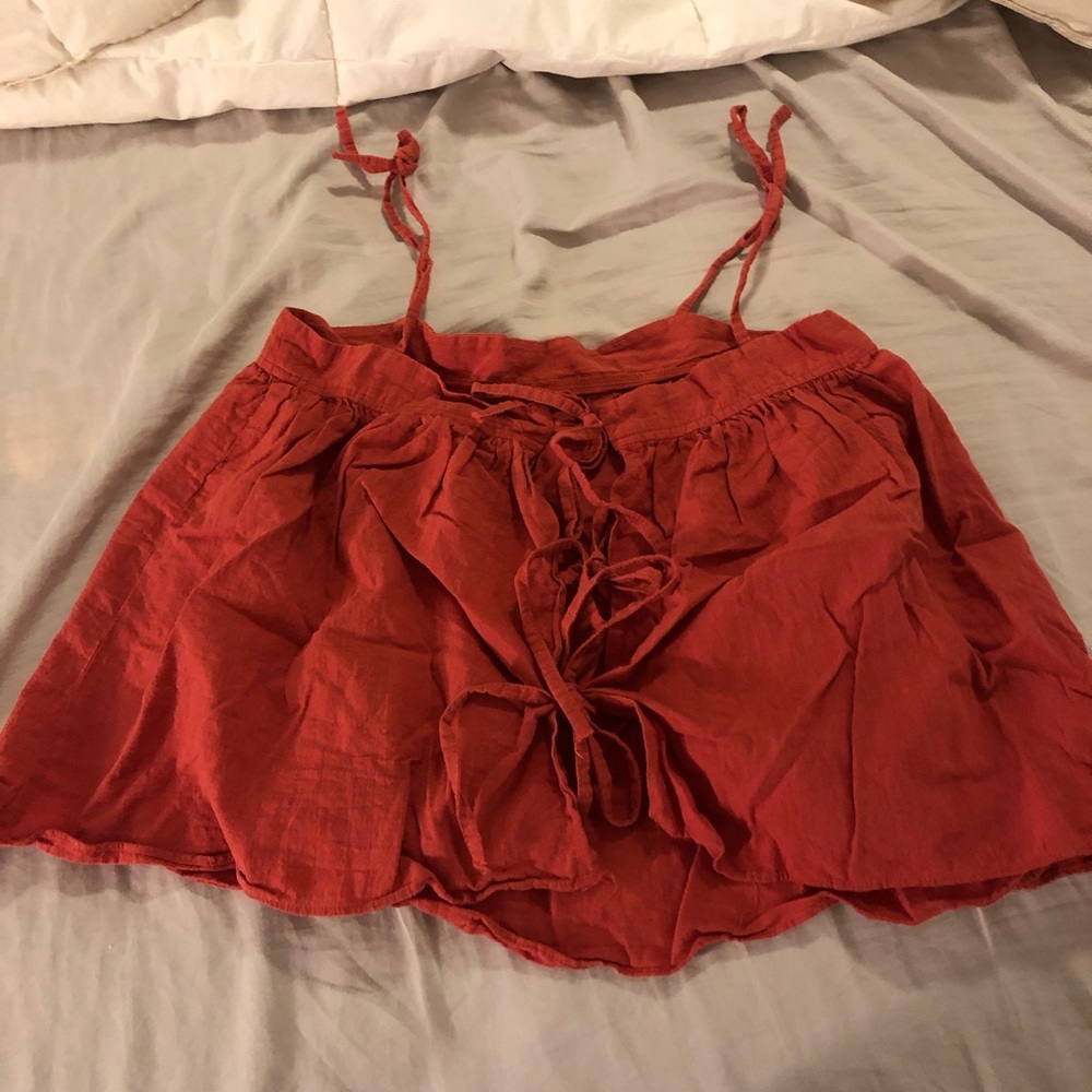 Red top - Picture 3 of 6